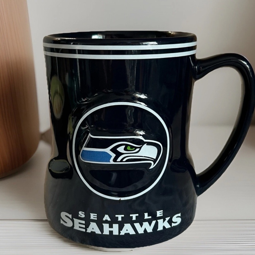 Boelter Brands NFL SEATTLE SEAHAWKS 2011 Season Coffee Mug Navy Blue 3D